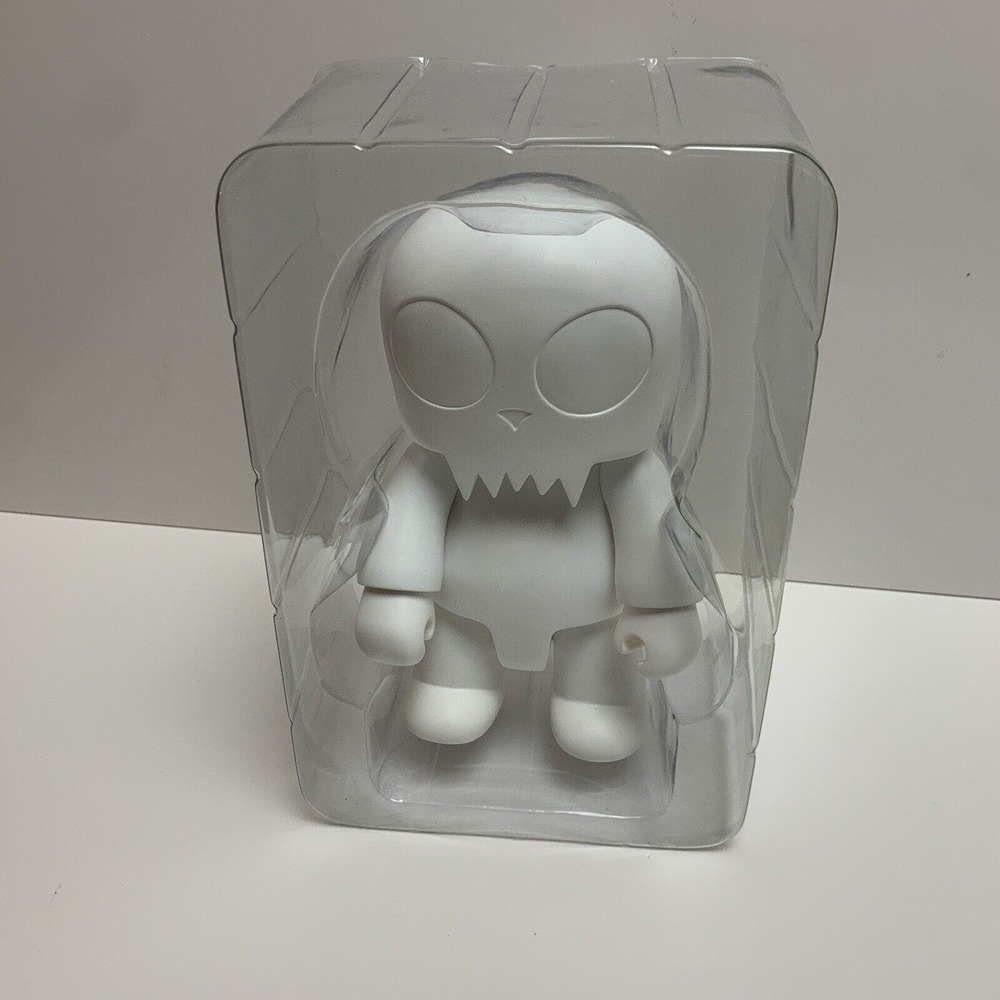 2005 Toy2R Toyer White DIY ToyerQ Qee Vinyl Skull Figure